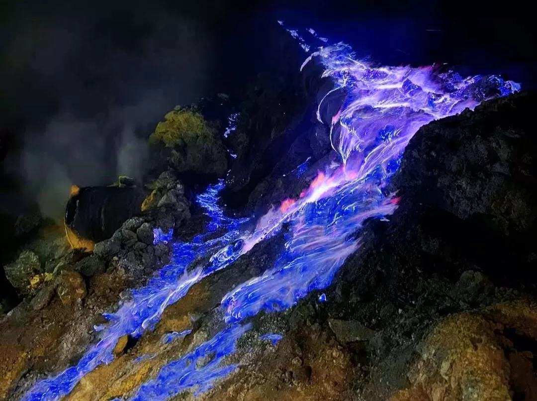 Blue Fire kawah ijen