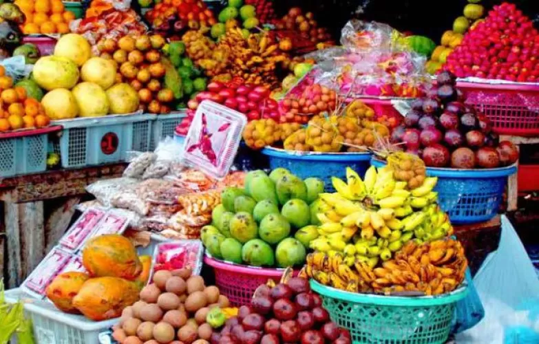 Pasar Buah dan Sayuran di Candi Kuning